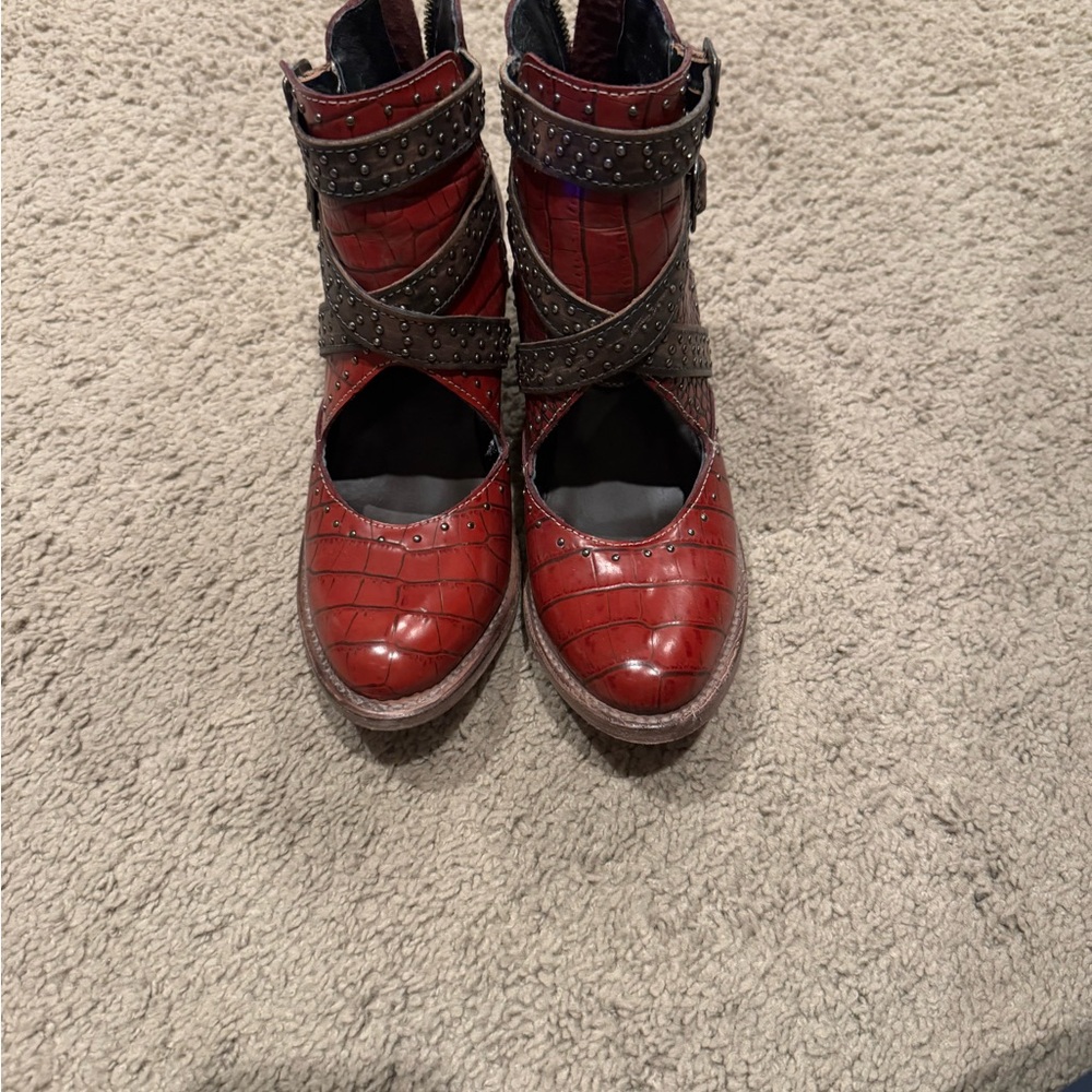 Freebird red Saphire